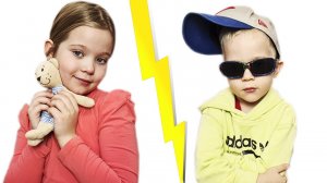 Лера учит как правильно вести себя детям