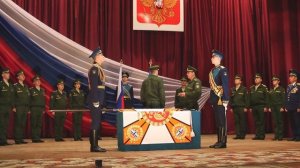 Церемония крепления Боевого знамени к древку