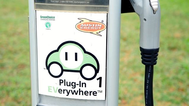 Charging Your EV at Public Chargers смотреть онлайн