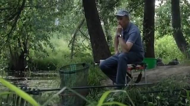 Рыбалка на российских водоемах. Ловля линя на поплавок. Поплавочный практикум с Евгением Середой. смотреть онлайн