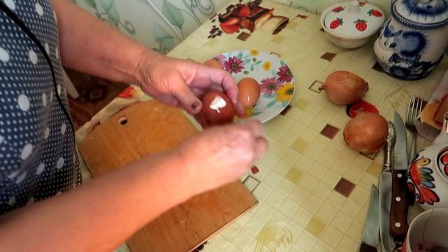 МАМА ДЕЛАЕТ ПИРОГ // РАСХЛАМЛЕНИЕ НА КУХНЕ / Санитол - тестируем средство смотреть онлайн