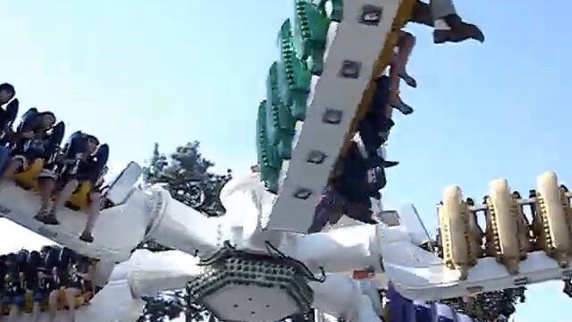 Аттракцион "Ромашка". Алматы. Казахстан. смотреть онлайн