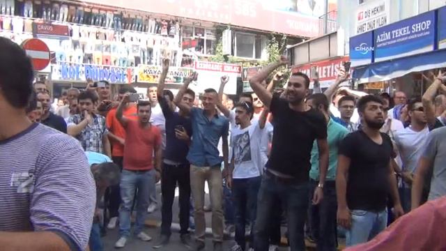 Balıkesir HDP il binasına giren grup eşyaları ateşe verdi смотреть онлайн