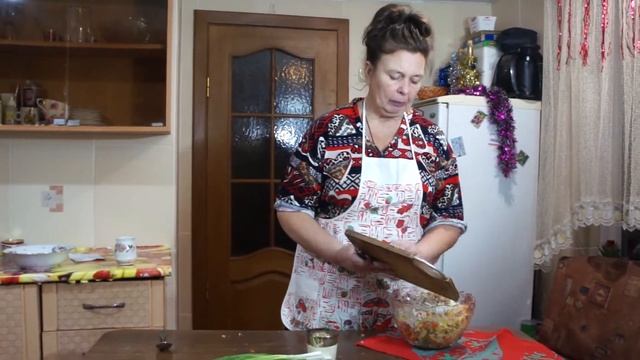 ОЛИВЬЕ С КАЛЬМАРАМИ/Салат ОЛИВЬЕ БЕЗ МЯСА/Салат после праздников/ВКУСНЫЙ и ОЧЕНЬ НЕЖНЫЙ РЕЦЕПТ. смотреть онлайн