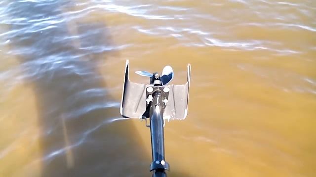 Лодочный мотор Suzuki DF 2.5 S, небольшой обзор, часть 6.антикавитационая плита смотреть онлайн