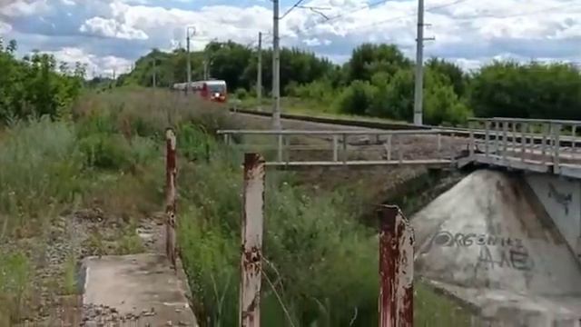 проезжающий поезд.По мосту любовки новомосковск смотреть онлайн