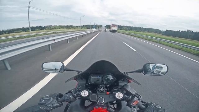 Московский автобан на бетонке. Moscow Raceway. Honda CBR600 F4i смотреть онлайн