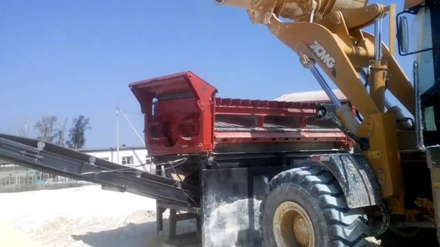 MT42. Грохочение доломита перед погрузкой смотреть онлайн