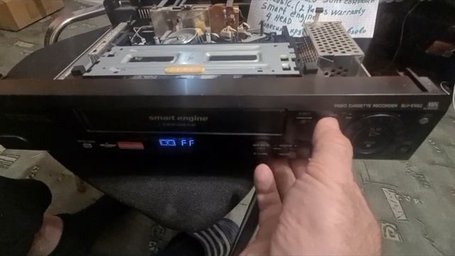 SONY SLV-E580EE ВИДЕОМАГНИТОФОН И ЕГО УСТРОЙСТВО ВНУТРЕННОСТИ И КАК РАБОТАЕТ ПЕРЕМАТЫВАЕТ И ВОСПРОИ смотреть онлайн