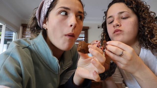 WHAT WE EAT IN A DAY. You have to make these recipes... except one 😅 Hogan Twins смотреть онлайн