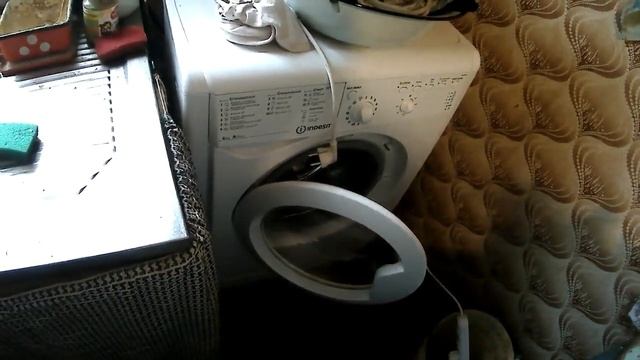 Трудовые будни: поросята, вода и беда // Переезд в деревню смотреть онлайн