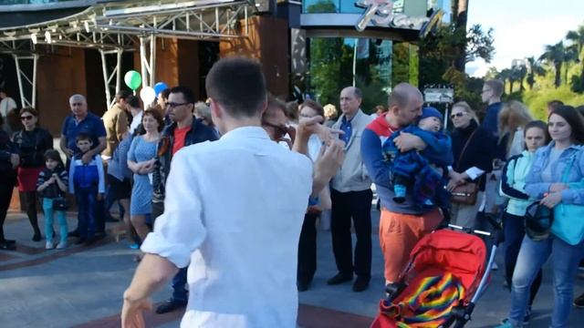 Сальса в Сочи: танцы на поющих фонтанах. смотреть онлайн