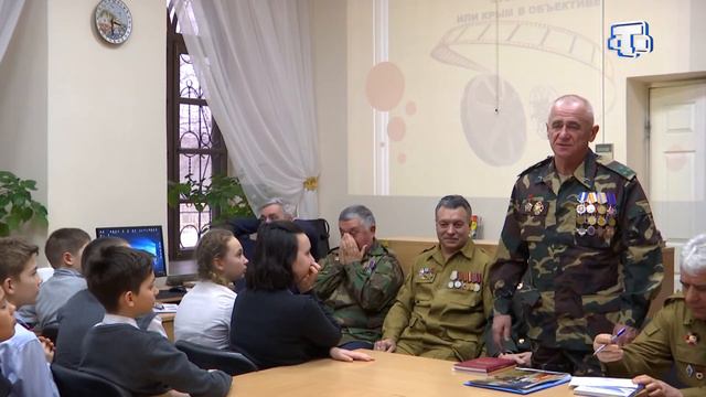 В столице Крыма ветераны-афганцы рассказали школьникам о своём боевом пути смотреть онлайн