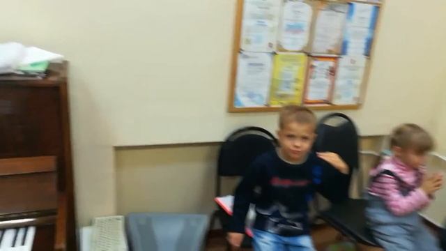 Распевка на закрытый рот "На мотоциклах". Младшая группа, фольклорное отделение смотреть онлайн