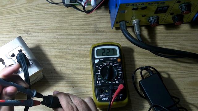Test laptop charger using multimeter смотреть онлайн