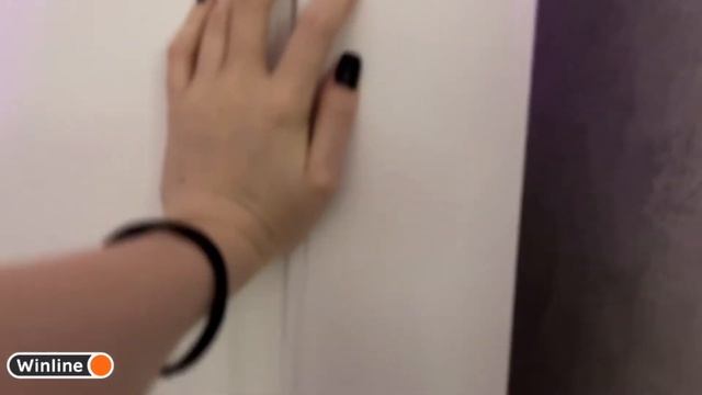 вставила пальчик в попу, но десаут не доволен