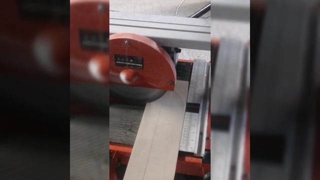 Как работаем на электрическом плиткорезе смотреть онлайн