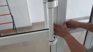 Демонтаж монтаж стеклопакета в алюминиевой двери