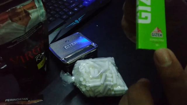 GIZEH Rollbox (alat linting tembakau praktis) смотреть онлайн