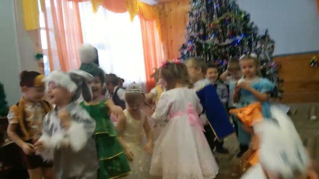 20141226 - новогодний утренник в садике, Алеша. смотреть онлайн