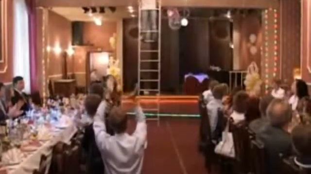 Ролик лестница смотреть онлайн