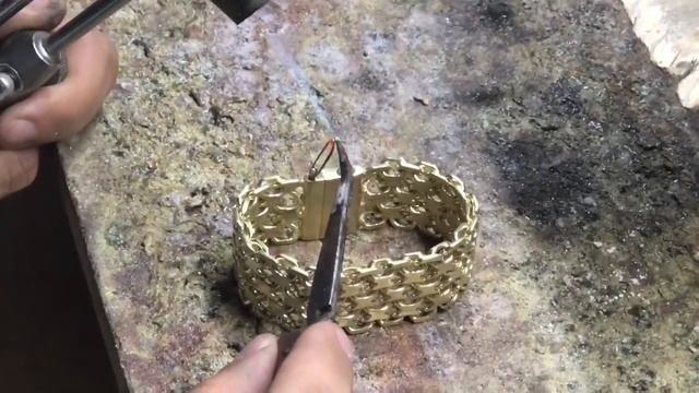 Огромный золотой браслет. Gold bracelet/Ювелирные изделия из золота смотреть онлайн