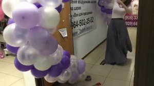 Как крепить гирлянду из шаров к стене