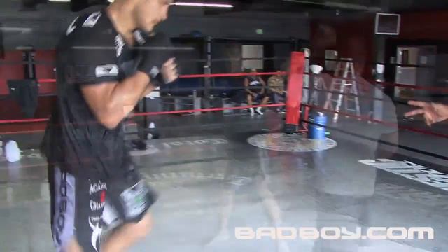 Junior dos Santos training for UFC 108 смотреть онлайн