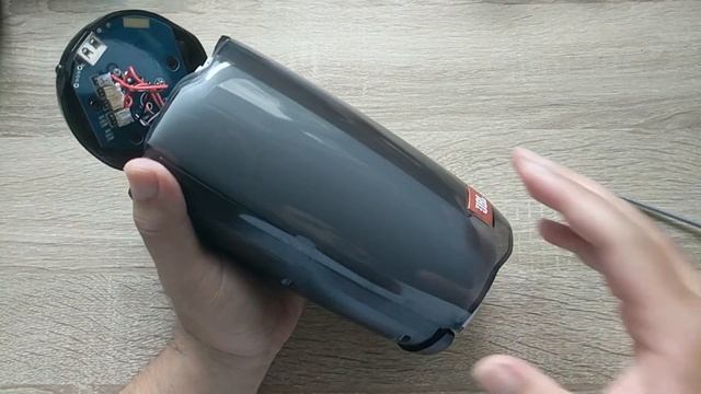 Fake JBL Pulse 4 Teardown / disassembly Tutorial смотреть онлайн