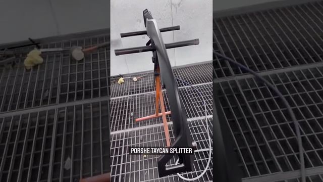 Напечатали на 3D принтере первый вариант губы переднего бампера для Porsche Taycan ? #porsche смотреть онлайн