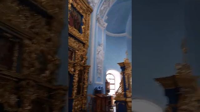 Убранство храма Знамения Пресвятой Богородицы в подмосковных Дубровицах смотреть онлайн