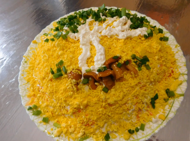 Салат из курицы _Березка_ приготовление кухня крош.