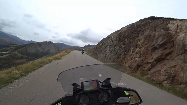 Col de la Croix de Fer met BMW R1200RT смотреть онлайн