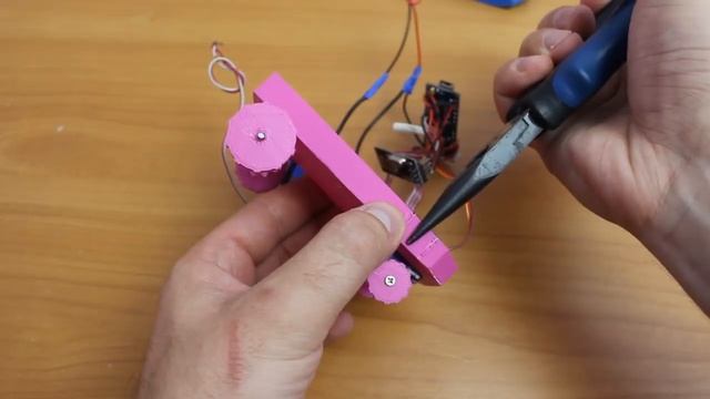 Как сделать НЕУКЛЮЖУЮ машинку на РАДИОУПРАВЛЕНИИ смотреть онлайн