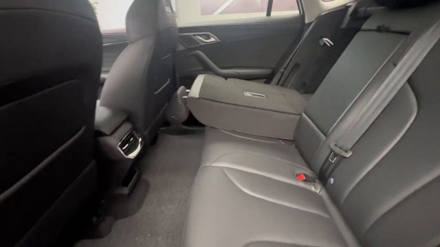 New Roewe RX5 2023 in-depth Walkaround смотреть онлайн