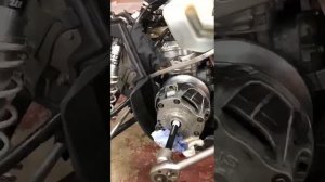 снять вариатор снегохода легко