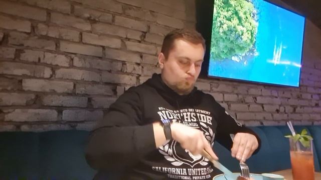 Обзор на BAR&GRILL TRUBA , много блюд за 300р рядом с Парком Горького ??? смотреть онлайн
