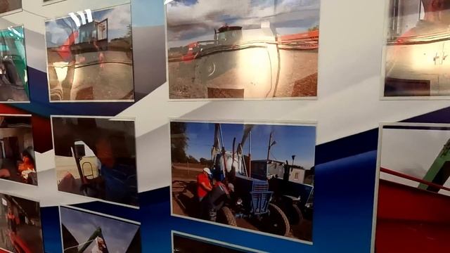 Василий понемногу оживляет экскаватор! Степаныч добивает кабину, ну а Борисыч всем помогает! смотреть онлайн