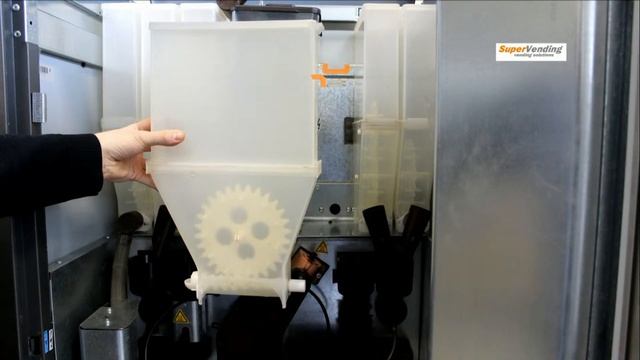 Видеоинструкция к Bianchi BVM951-952 и LEI400. Бункеры для сыпучих ингредиентов: снятие/установка смотреть онлайн