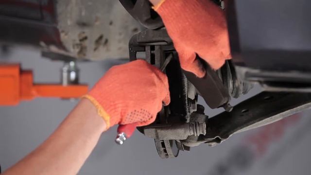 Ako vymeniť predné brzdové platničky SKODA ROOMSTER 1 | Autodoc