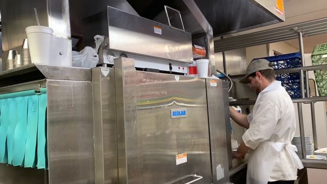 В Америке как моют посуду смотреть онлайн