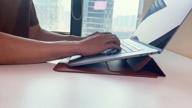 INVZI MacBook Sleeve and Stand смотреть онлайн