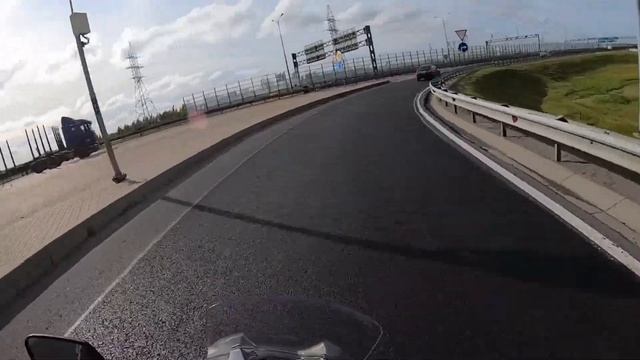 От Лахты до Кронштадта по дамбе на Honda NC700 Integra смотреть онлайн
