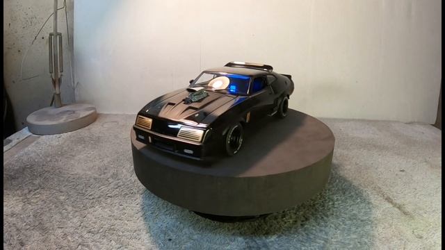 AutoArt Interceptor Transformation From Mad Max Into The Road Warrior смотреть онлайн