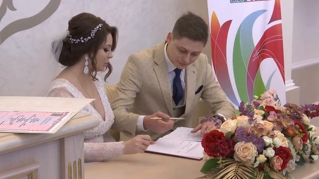 В Центре семьи «Казан» зарегистрировала брак сотая в этом году пара смотреть онлайн