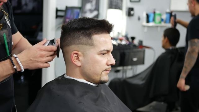Como hacer un desvanecido sin peines | Tutorial de Barberia смотреть онлайн