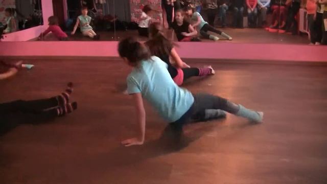 Открытый урок. Детская группа. Contemporary dance. Танцевальный класс. Партер. смотреть онлайн