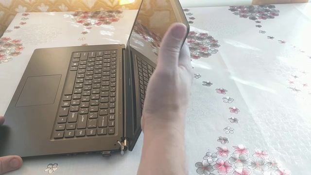 Ремонт петель ноутбука за 5 минут смотреть онлайн