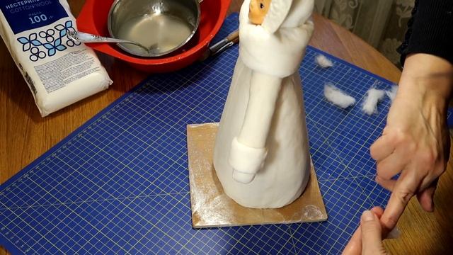 История старой игрушки. Снегурочка. Часть №6 Опушка, посыпка слюдой. смотреть онлайн