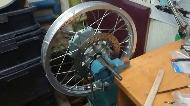 Зимняя резина на эндуро смотреть онлайн